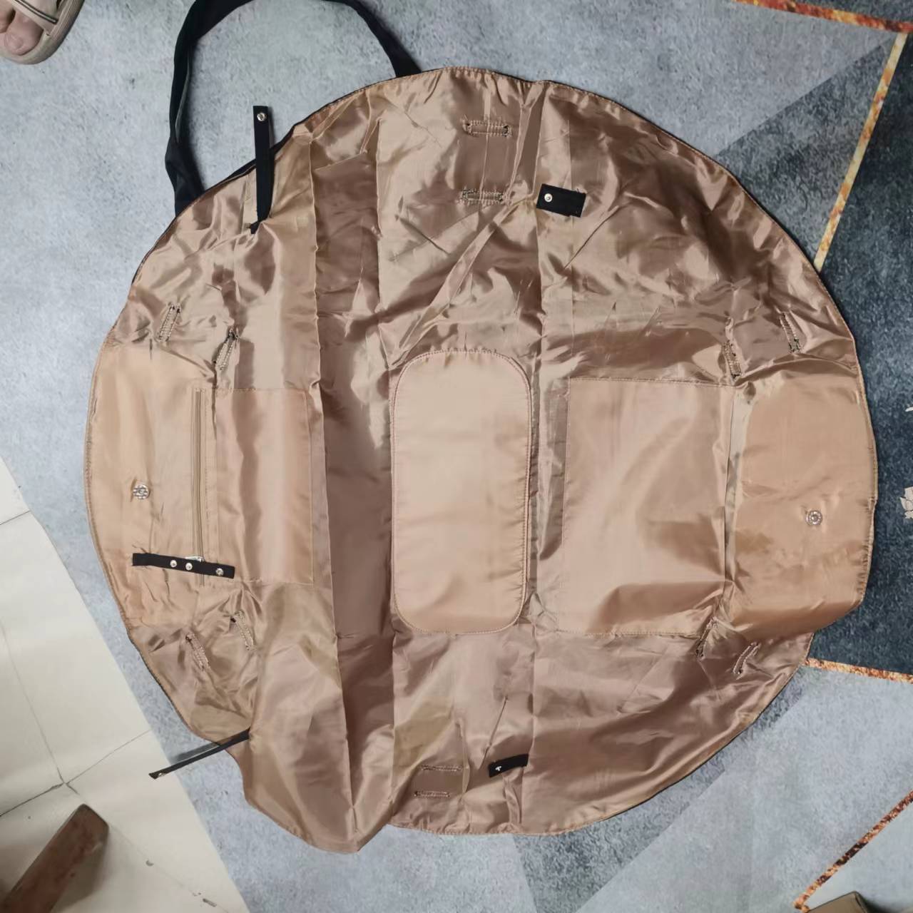 The Quick-Scan Expedition Bag: Fold-Out Utility Luggage